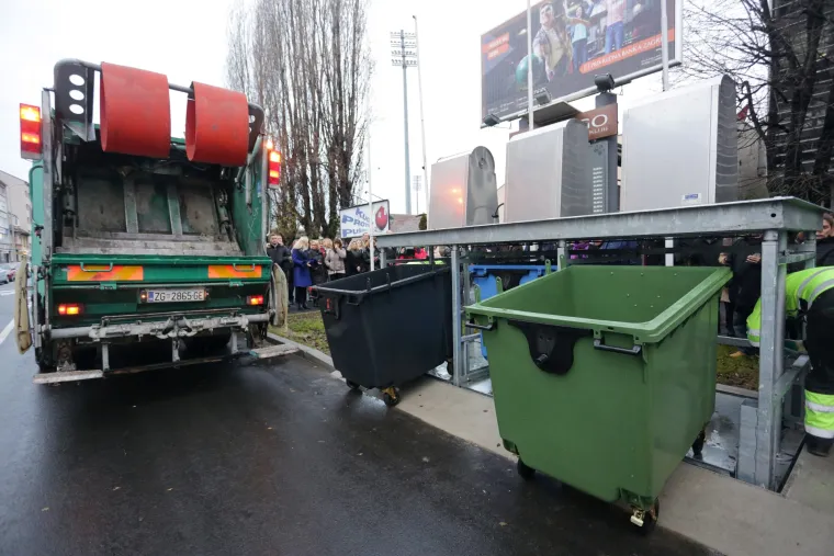 Zagreb: prezentacija podzemnih spremnika za odvojeno prikupljanje otpada u Kranjčevićevoj ulici