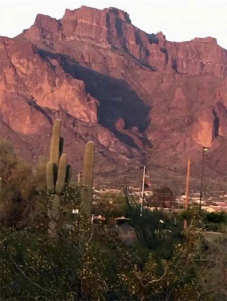 VIDJELI SJENE I UOČILI NEŠTO STVARNO ČUDNO: One kao da nam se smiju iza leđa, pogledajte što sve ocrtavaju