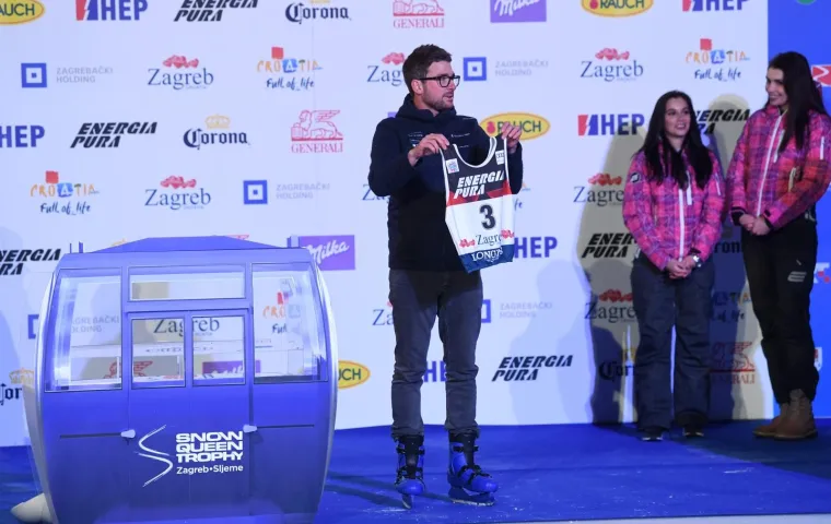 SHOW NA TOMISLAVCU: Skija&scaron;ice su morale klizati do svojih startnih brojeva