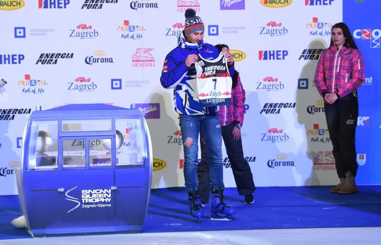 SHOW NA TOMISLAVCU: Skija&scaron;ice su morale klizati do svojih startnih brojeva