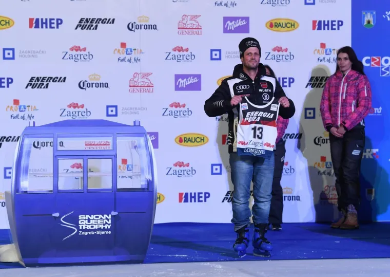 SHOW NA TOMISLAVCU: Skija&scaron;ice su morale klizati do svojih startnih brojeva