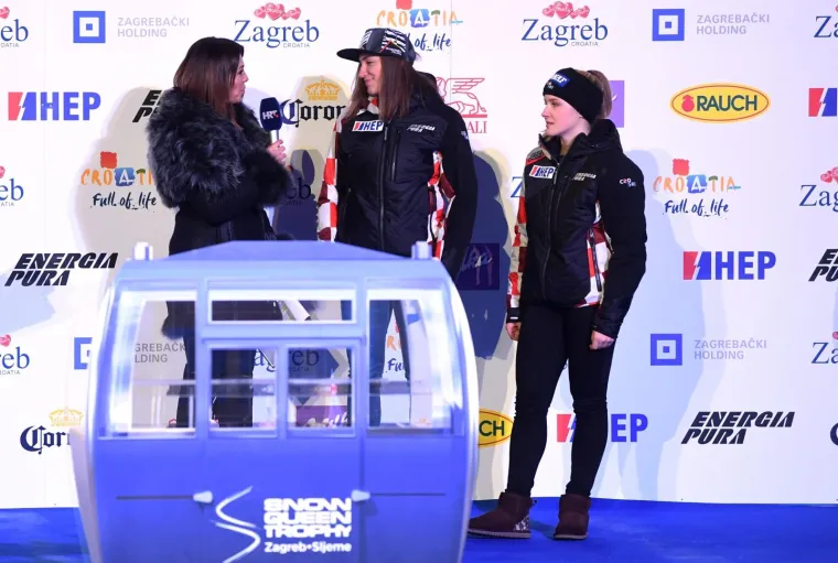 SHOW NA TOMISLAVCU: Skija&scaron;ice su morale klizati do svojih startnih brojeva