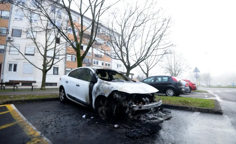 U mjesec dana drugi put izgorio automobil na Vrbanima, nema ozlijeđenih