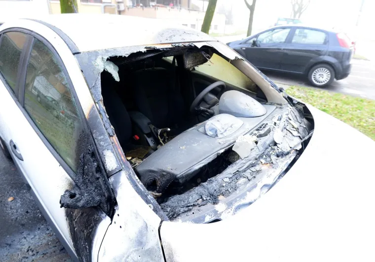 U mjesec dana drugi put izgorio automobil na Vrbanima, nema ozlijeđenih
