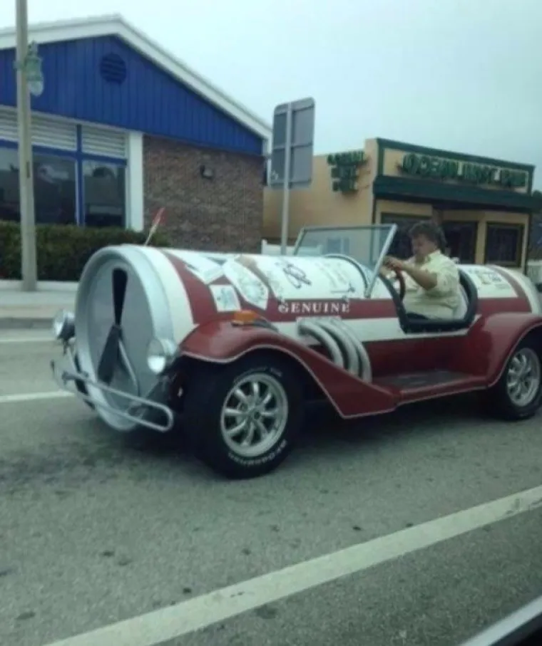 LIMENE LJUBIMCE PRETVORILI U PRAVI KIČ: Uložili puno u svoje automobile, ali rezultati su dosta nakaradni