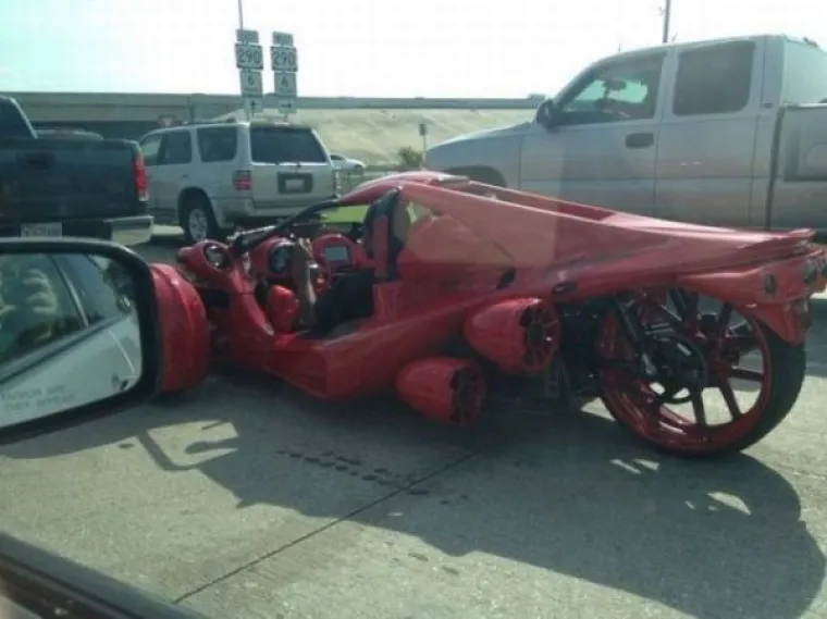 LIMENE LJUBIMCE PRETVORILI U PRAVI KIČ: Uložili puno u svoje automobile, ali rezultati su dosta nakaradni