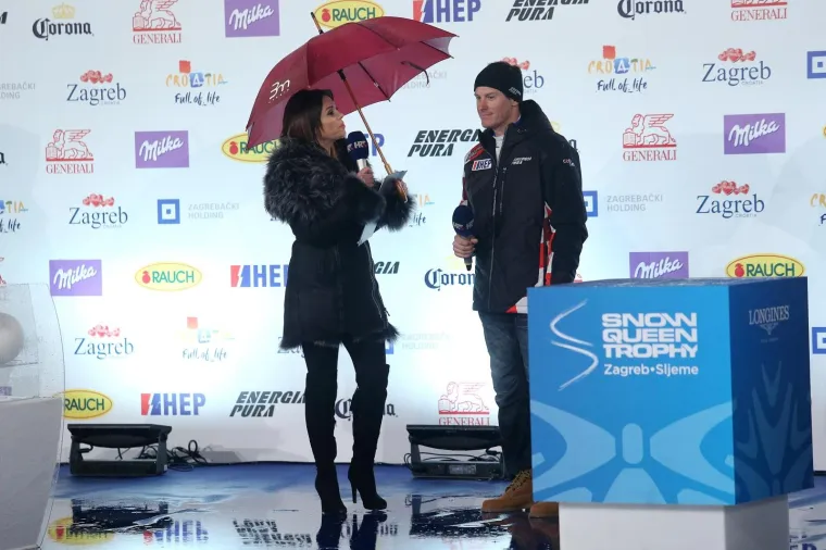 SPEKTAKL U CENTRU ZAGREBU: Skija&scaron;i doklizali po startne brojeve