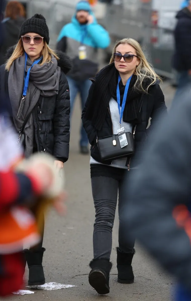 ZANIMLJIVI MODNI IZBORI NA SNJEŽNOJ KRALJICI: Pogledajte kakve se sve krpice nose na Medvednici