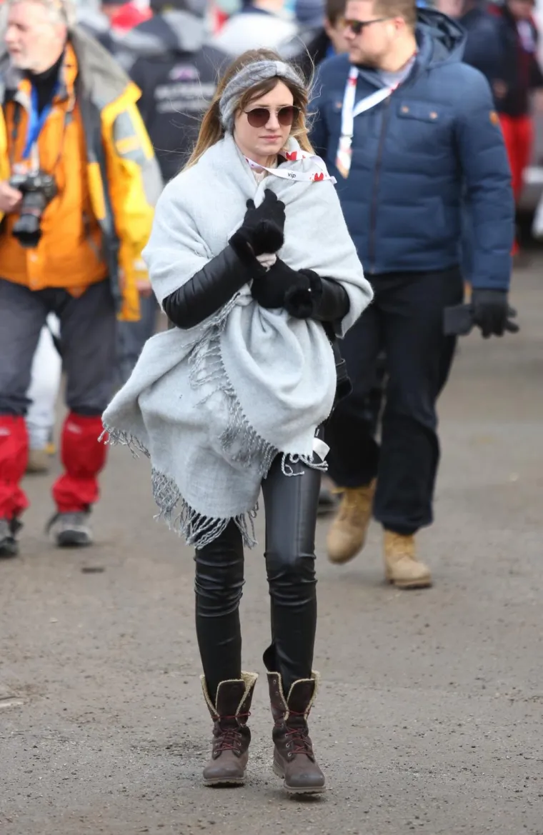 ZANIMLJIVI MODNI IZBORI NA SNJEŽNOJ KRALJICI: Pogledajte kakve se sve krpice nose na Medvednici