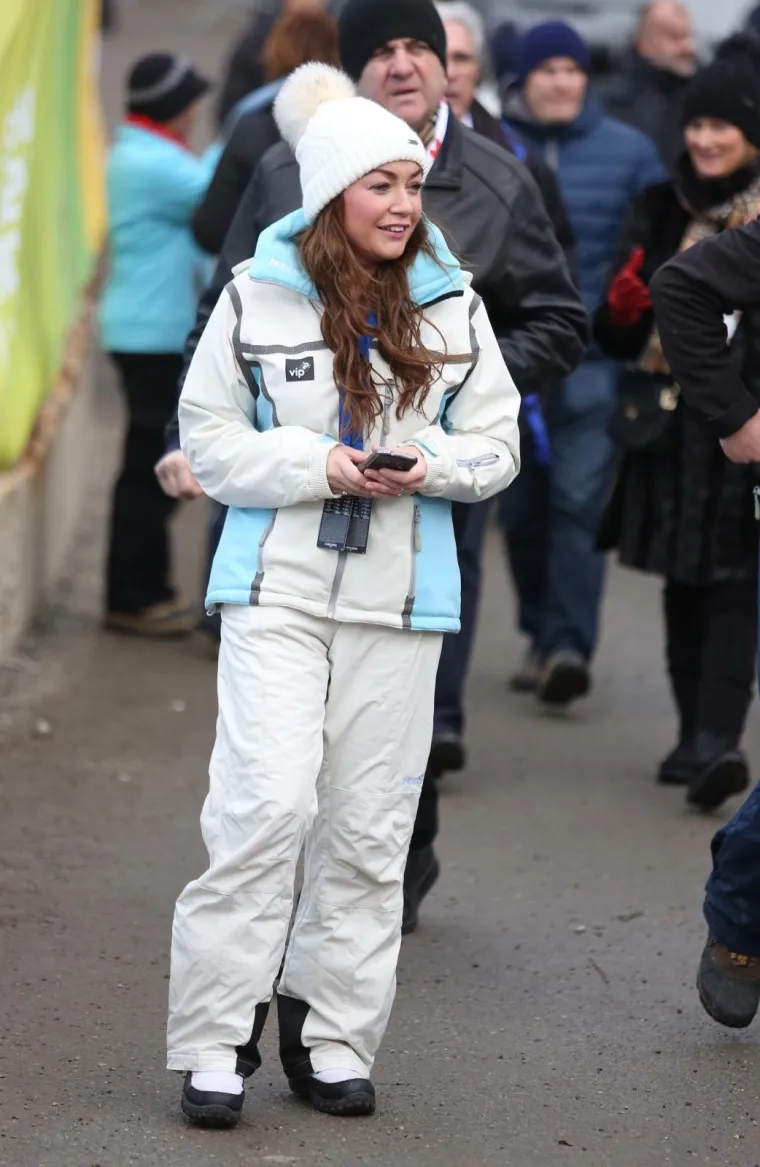 ZANIMLJIVI MODNI IZBORI NA SNJEŽNOJ KRALJICI: Pogledajte kakve se sve krpice nose na Medvednici