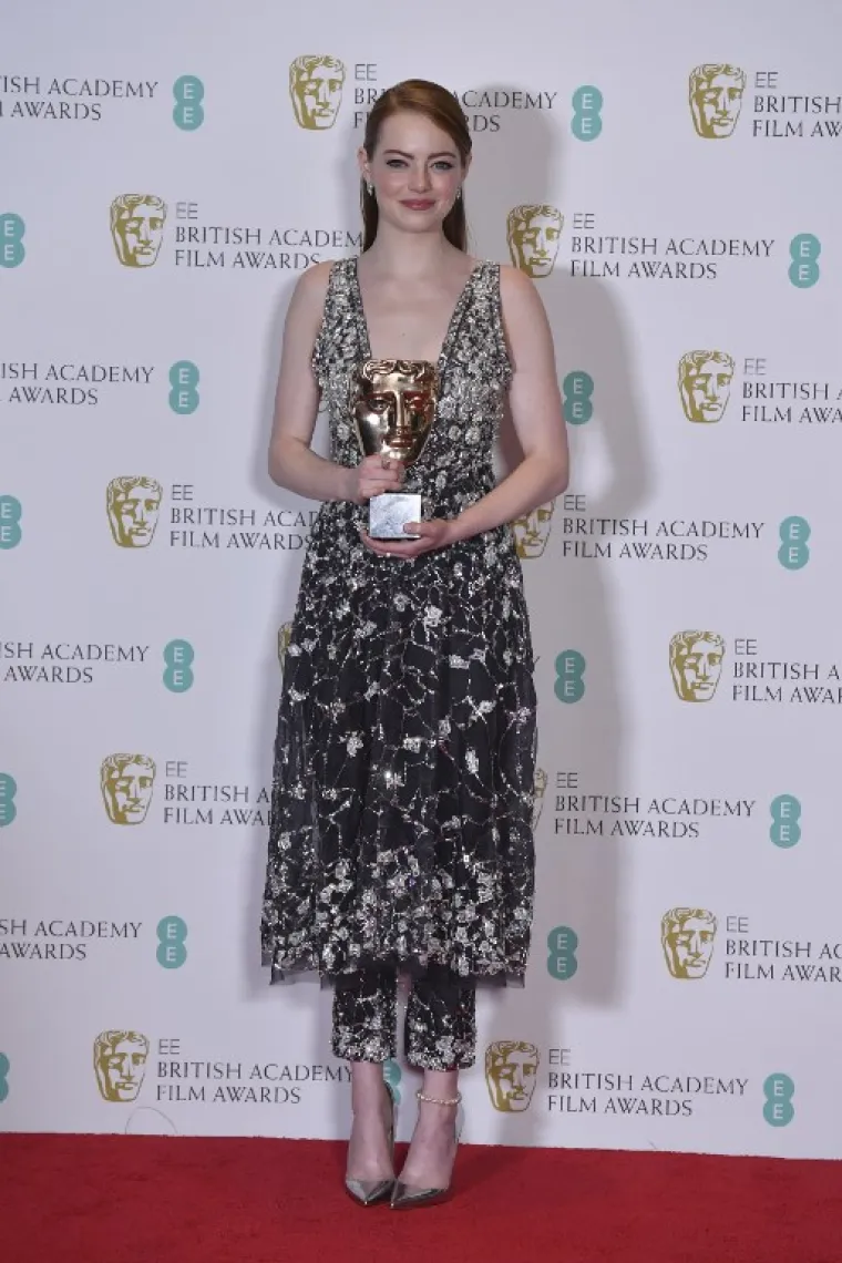 Glumica Emma Stone na pro&scaron;logodi&scaron;njoj BAFTA-i u Chanel Haute Couture kreaciji.