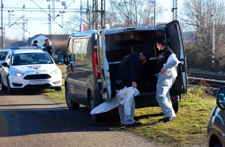 ŽELJEZNIČKA NESREĆA U SLAVONIJI: Teretni vlak pregazio osobu nedaleko kolodvora u Sl. Brodu