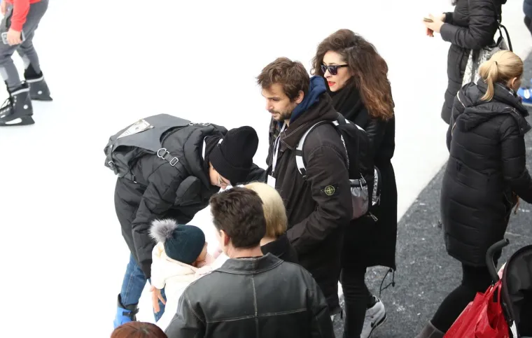 OPUŠTANJE U RODNOM GRADU: Niko Kranjčar u društvu kćeri i Zrinke Cvitešić uživao na zagrebačkom Adventu