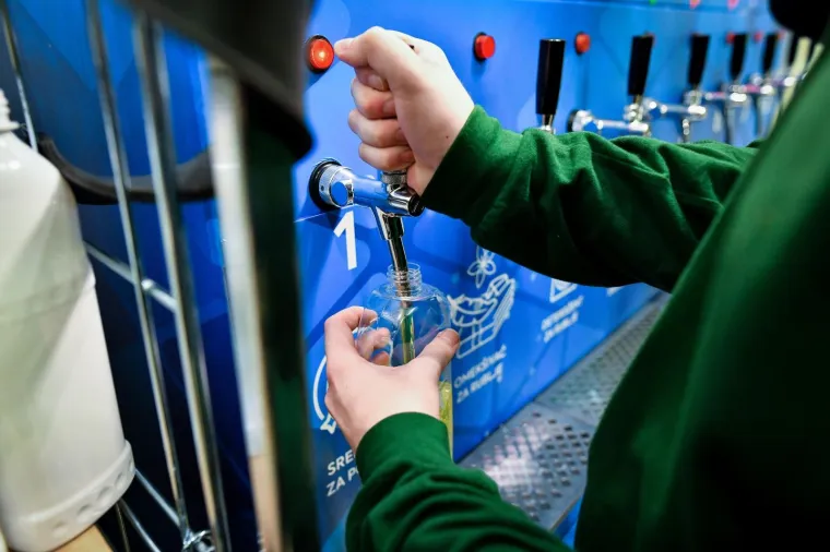 PREDSTAVLJEN PRVI DETERDŽENTOMAT U HRVATSKOJ: Pogledajte kako točno funkcionira ova naprava...