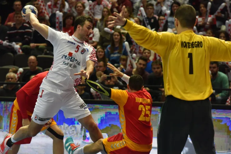 FOTO, KRCATA SPALADIUM ARENA PRATILA JE KAUBOJE: Cindrić najbolji rukometa&scaron;, Duvnjak igrač utakmice