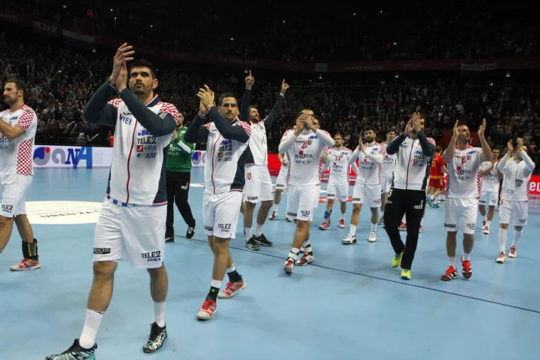 FOTO, KRCATA SPALADIUM ARENA PRATILA JE KAUBOJE: Cindrić najbolji rukometa&scaron;, Duvnjak igrač utakmice