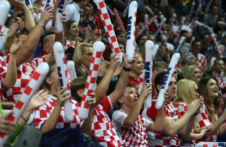 FOTO, KRCATA SPALADIUM ARENA PRATILA JE KAUBOJE: Cindrić najbolji rukometa&scaron;, Duvnjak igrač utakmice
