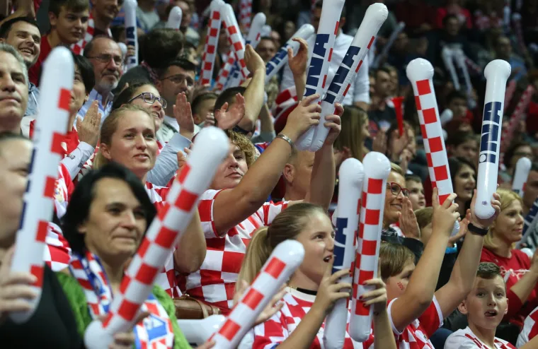 Split i Dalmacija jedva dočekali rukomet i Hrvatsku: Spaladium Arena ispunjena do posljednjeg mjesta