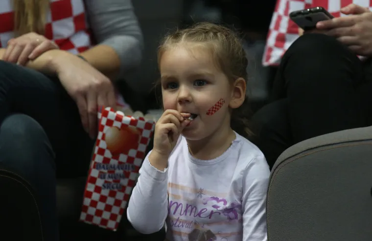 Split i Dalmacija jedva dočekali rukomet i Hrvatsku: Spaladium Arena ispunjena do posljednjeg mjesta