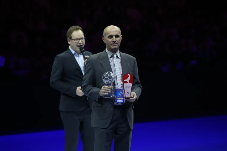 Luka Cindrić primio nagradu za najboljeg hrvatskog rukometa&scaron;a u 2017. godini