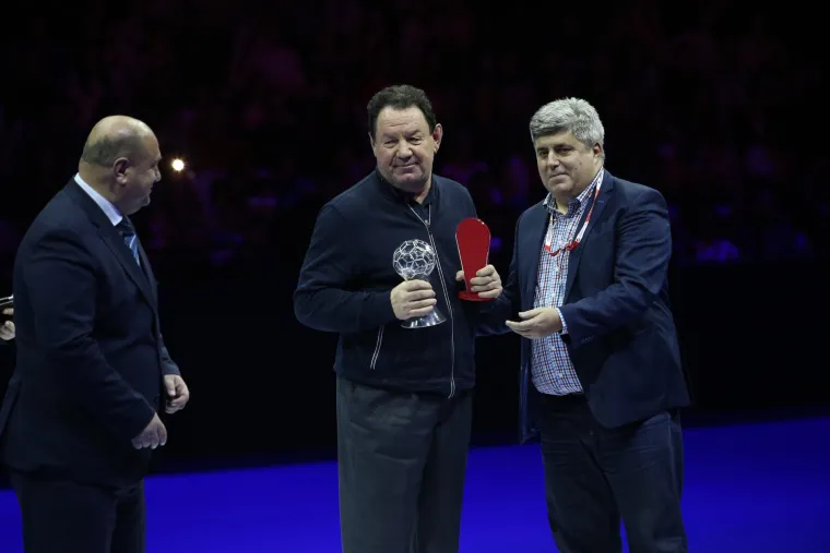 Luka Cindrić primio nagradu za najboljeg hrvatskog rukometa&scaron;a u 2017. godini