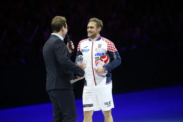 Luka Cindrić primio nagradu za najboljeg hrvatskog rukometa&scaron;a u 2017. godini
