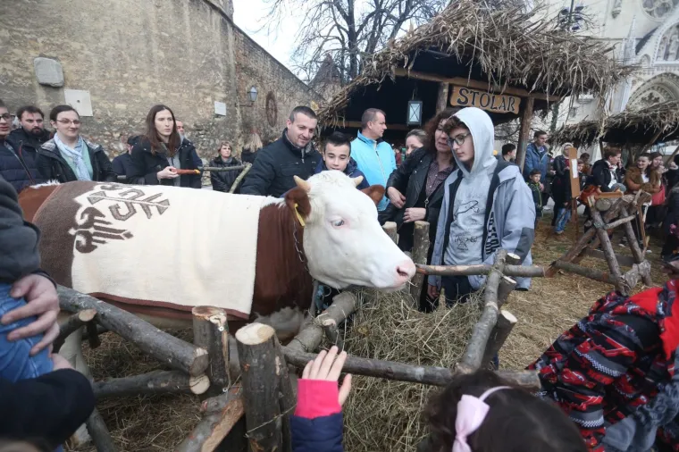 Zajednica Cenacolo uprizorila Žive jaslice na Kaptolu 18. godinu zaredom
