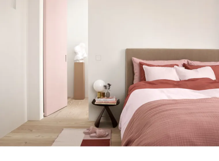 Pastelna ružičasta boja u kombinaciji s pastelnom narančastom bit će ogromna i doslovno posvuda - od dnevnih i spavaćih soba, do kupaonica, kuhinja i hodnika.