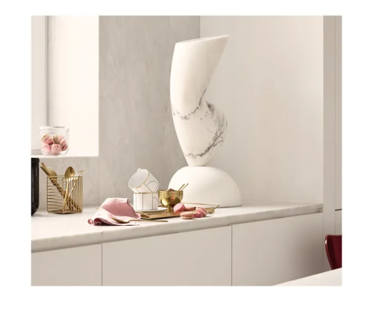 Izvdojile smo sve najljepše fotke ovog njihovog najnovijeg editorijala i neke zanimljive komade koje se stvarno isplati kupiti.