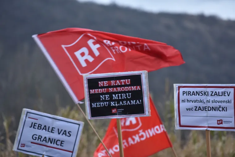 Na graničnom prijelazu Plovanija održan zajednički prosvjed Radničke fronte i slovenske Levice