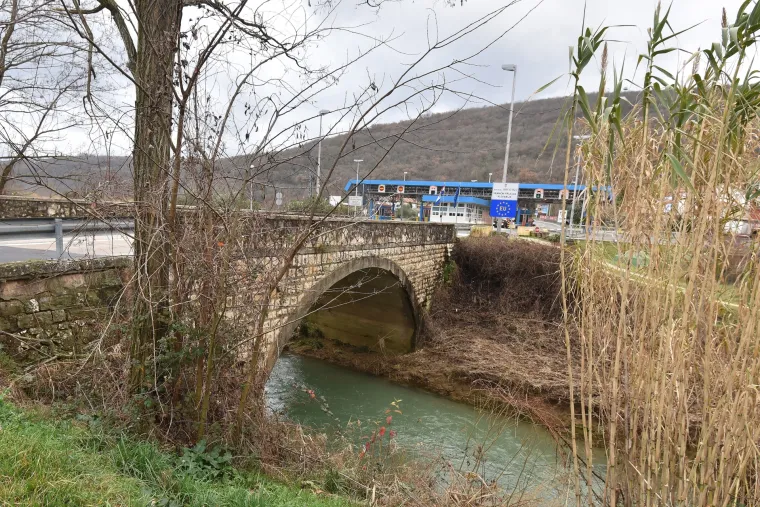 Mje&scaron;anac u &scaron;etnji