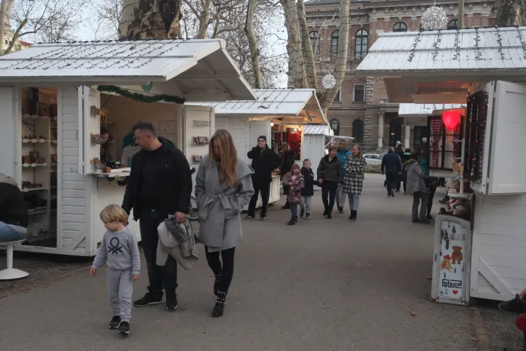 Zagreb: građani i turisti uživaju u posljednjem danu najboljeg Adventa u Europi