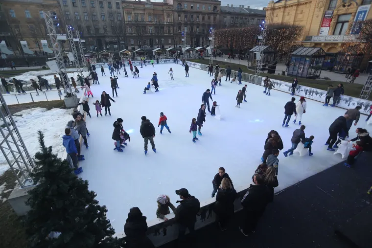 Zagreb: građani i turisti uživaju u posljednjem danu najboljeg Adventa u Europi