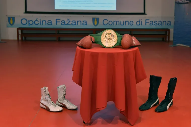 U Fažani otkriven spomenik najboljem hrvatskom sporta&scaron;u 20. stoljeća Mati Parlovu