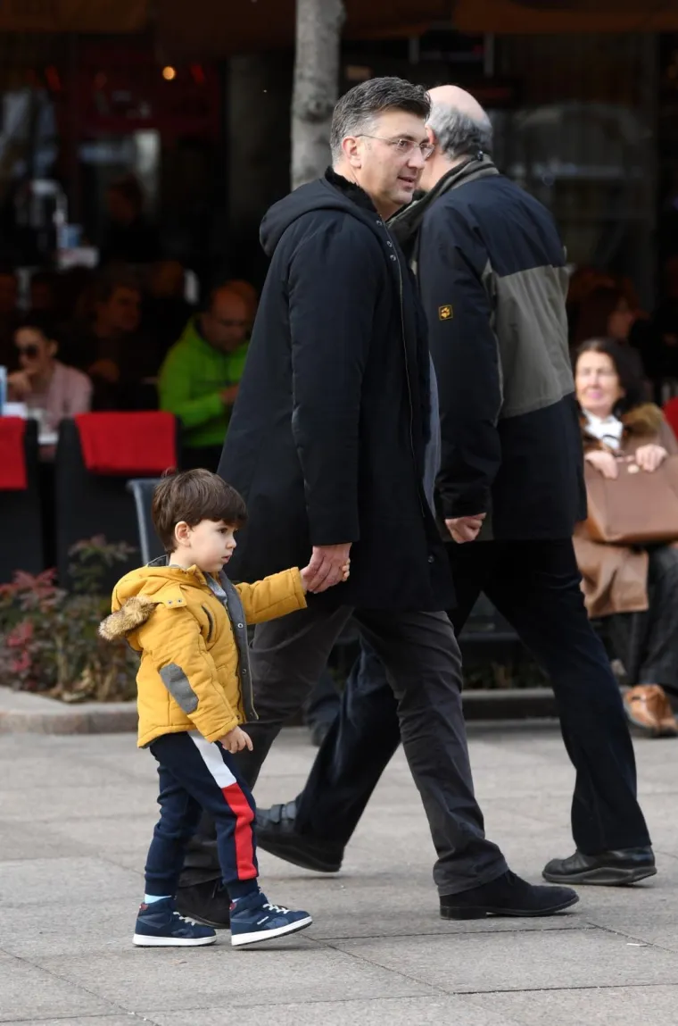 PLENKOVIĆ I MARAS SE SUSRELI NA &Scaron;PICI: Pro&scaron;li su jedan pokraj drugog kao pored turskog groblja