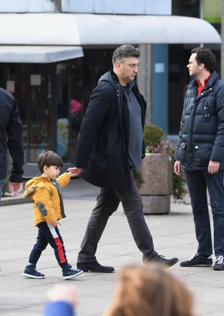 PLENKOVIĆ I MARAS SE SUSRELI NA &Scaron;PICI: Pro&scaron;li su jedan pokraj drugog kao pored turskog groblja