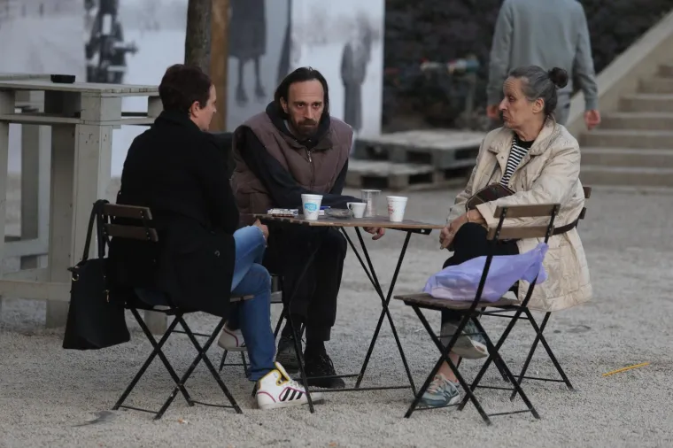 ZAVR&Scaron;IO JE ADVENT U ZAGREBU: Pogledajte kako su građani i turisti na suncu uživali posljednjeg dana ove manifestacije