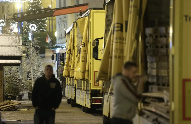 Utihnuo adventski ugođaj: počela je demontaža i uklanjanje kućica