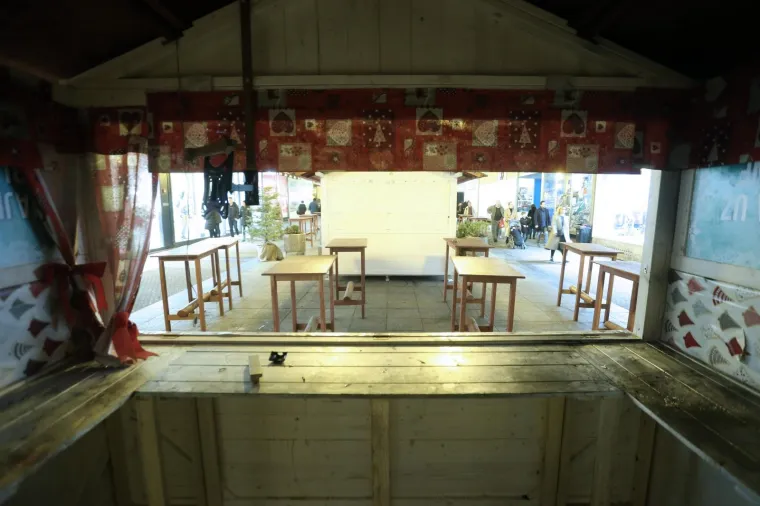 Utihnuo adventski ugođaj: počela je demontaža i uklanjanje kućica