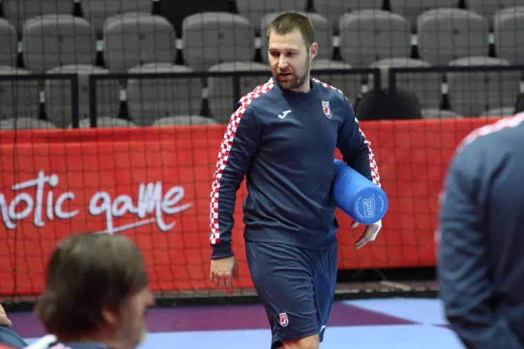 POD BUDNIM OKOM LINE ČERVARA: Ovako je izgledao trening hrvatske rukometne reprezentacije u Spaladium Areni