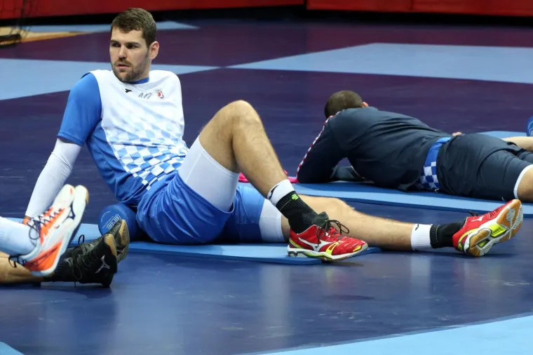 POD BUDNIM OKOM LINE ČERVARA: Ovako je izgledao trening hrvatske rukometne reprezentacije u Spaladium Areni