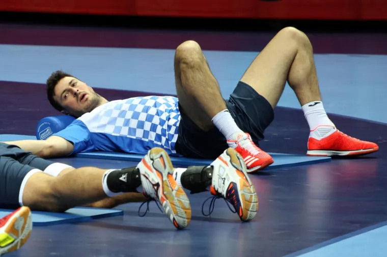 POD BUDNIM OKOM LINE ČERVARA: Ovako je izgledao trening hrvatske rukometne reprezentacije u Spaladium Areni
