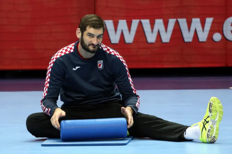 POD BUDNIM OKOM LINE ČERVARA: Ovako je izgledao trening hrvatske rukometne reprezentacije u Spaladium Areni