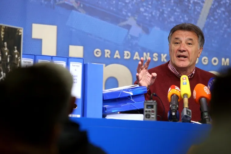 Dinamov savjetnik Zdravko Mamić u utorak je u pressu GNK Dinama održao konferenciju za medije pod nazivom: '&ldquo;Moja istina &ndash; točno u podne'.