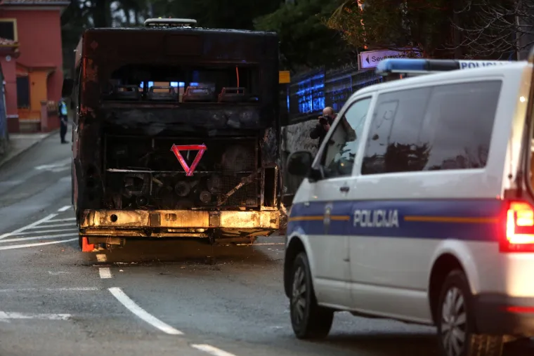 Rijeka: zapalio se autobus Autotroleja u centru grada