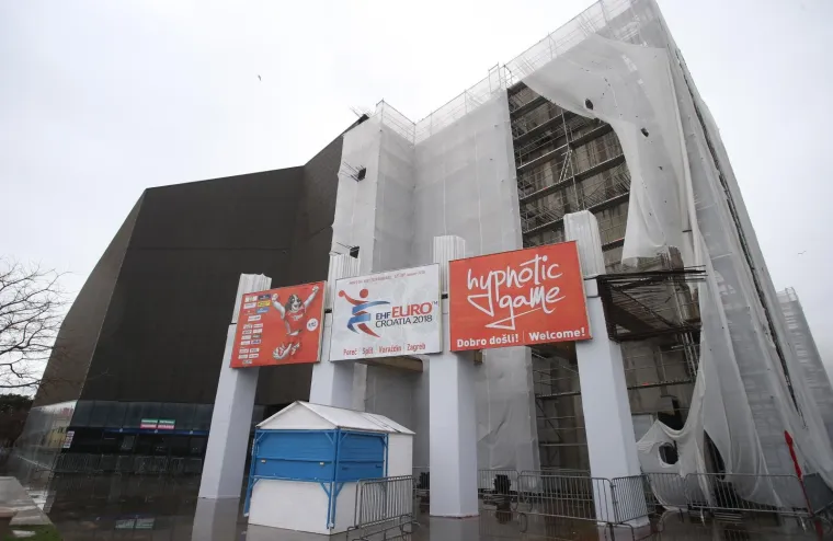 VJETAR OTKRIO PRAVI IZGLED SPLITSKE DVORANE: Spaladium arena izgleda poput opasnog gradili&scaron;ta