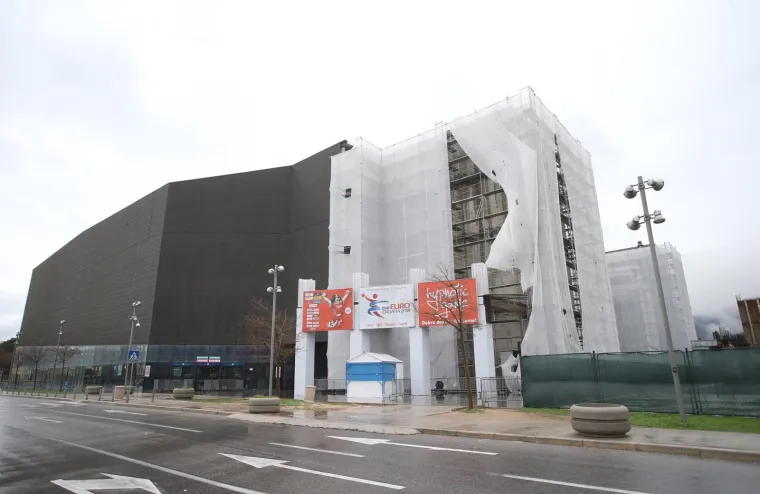 VJETAR OTKRIO PRAVI IZGLED SPLITSKE DVORANE: Spaladium arena izgleda poput opasnog gradili&scaron;ta