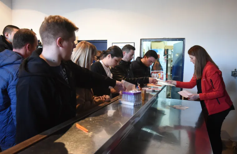 Svi žele pomoći malenom Ivanu: građani Velike Gorice se u velikom broju odazvali akciji prikupljanja krvi