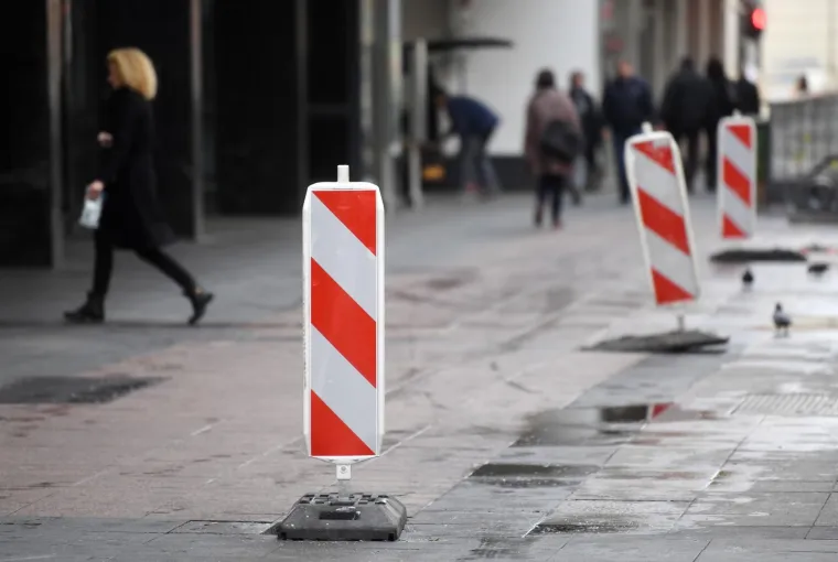 U centru Zagreba nepoznati počinitelj ukrao 15 poklopaca za &scaron;ahtove