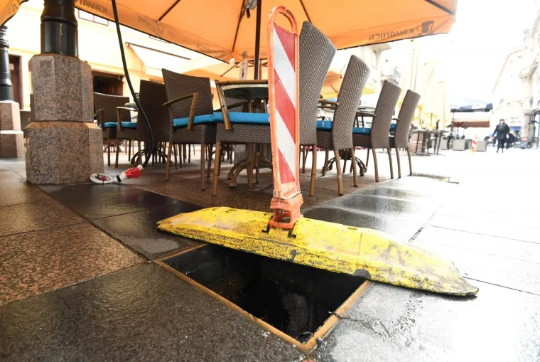 U centru Zagreba nepoznati počinitelj ukrao 15 poklopaca za &scaron;ahtove